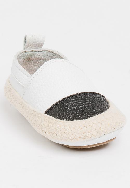 Pop Candy - Colour Block Slip On Black and White