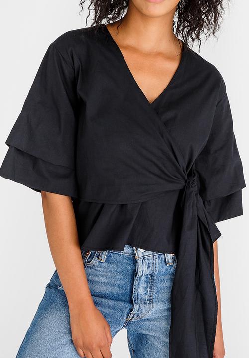 STYLE REPUBLIC - Sleeve Detail Wrap Blouse Black
