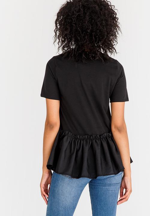 STYLE REPUBLIC - Frill Hem T-shirt Black