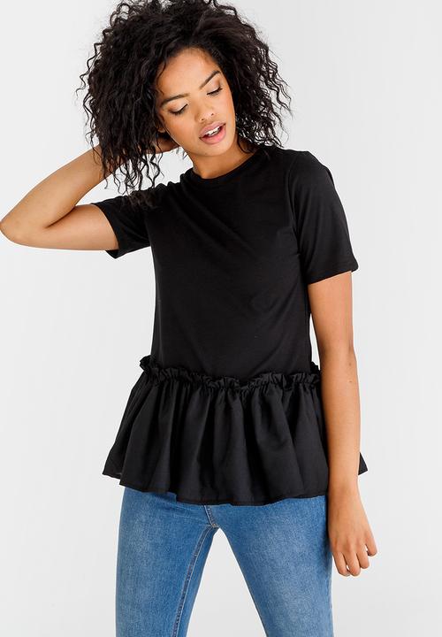 STYLE REPUBLIC - Frill Hem T-shirt Black