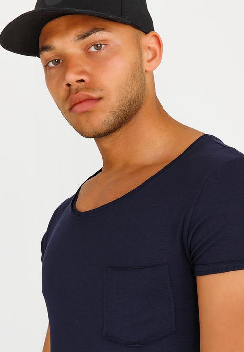 STYLE REPUBLIC - Broiler Base Tee Navy