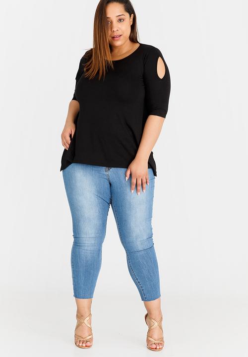 edit Plus - Cold Shoulder T-shirt with 3/4 Sleeves Black