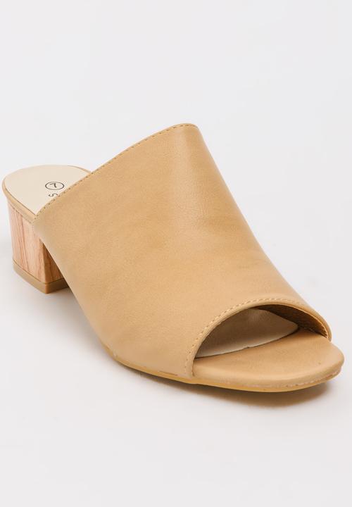 STYLE REPUBLIC - Block Heel Mules Beige