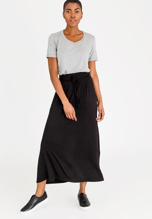 edit - Stretch Maxi Skirt with Front Pockets Black