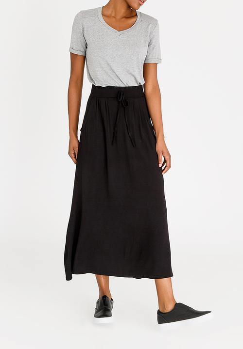 edit - Stretch Maxi Skirt with Front Pockets Black