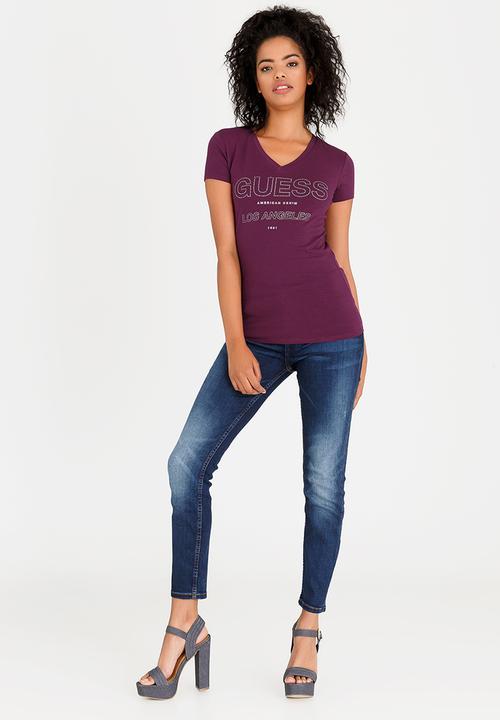 GUESS - V-neck Logo Tee Burgundy