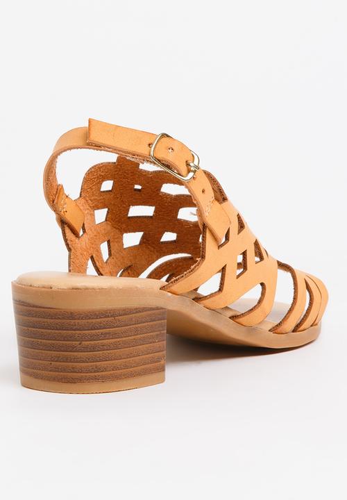 Jumbo - Cut-Out Block Heel Tan