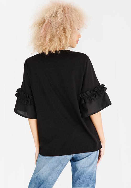 STYLE REPUBLIC - Frill Sleeve T-shirt Black