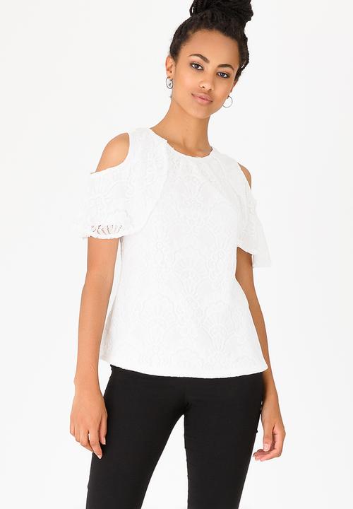 edit - Frilly Cold-shoulder T-shirt Cream