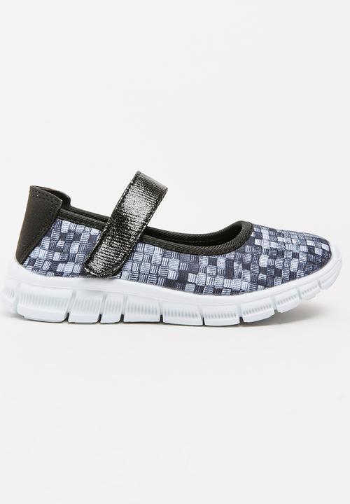 Foot Focus - Girls Sporty Pump Black