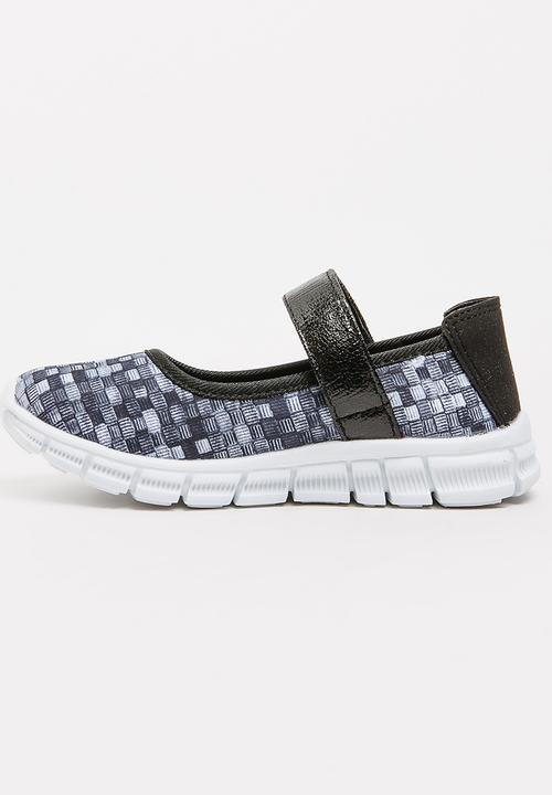 Foot Focus - Girls Sporty Pump Black