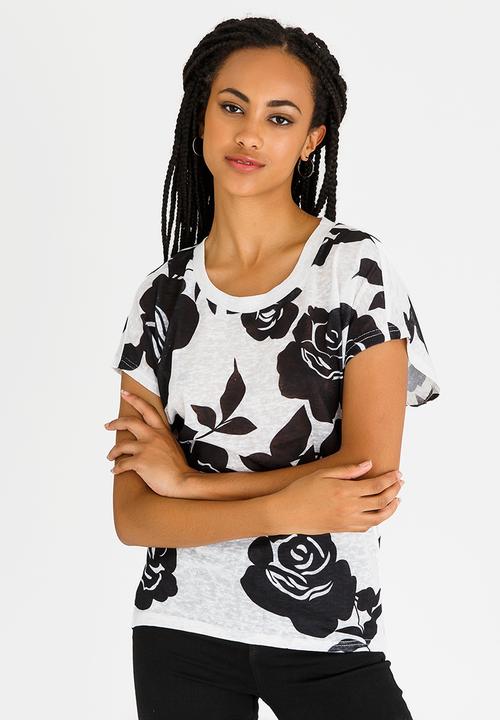 Revenge - Rose Tee Black and White