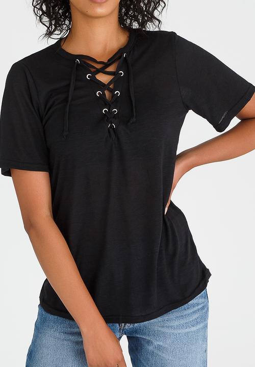 c(inch) - Lace-Up Choker Detail Tee Black