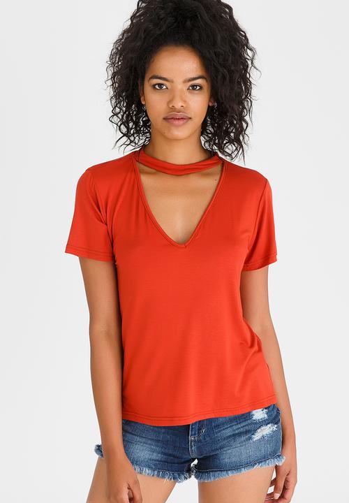 c(inch) - Choker Neckline T-shirt Rust