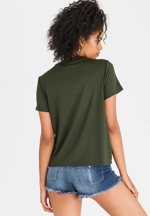c(inch) - Choker Neckline T-shirt Green