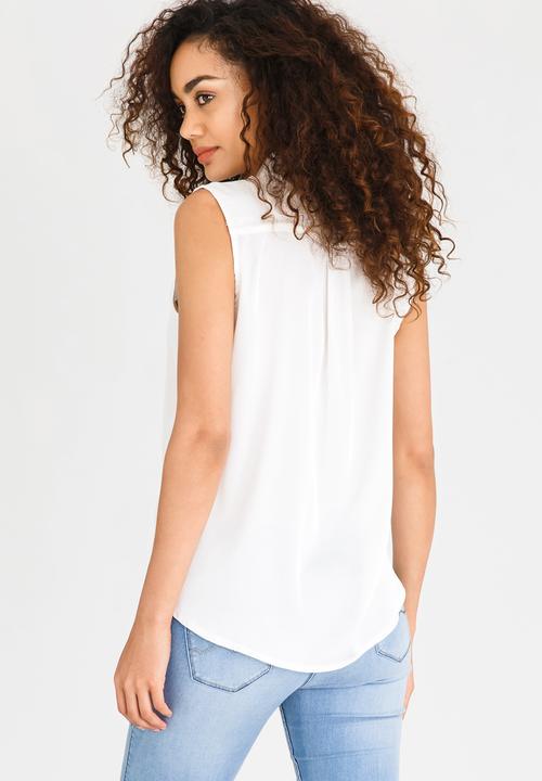 edit - Sleeveless Button Down Shirt Cream