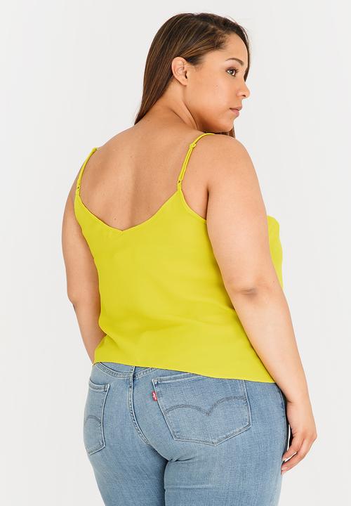 STYLE REPUBLIC PLUS - V-neck Cami Chartreuse