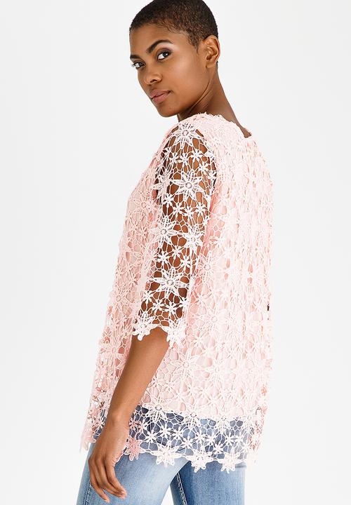 Revenge - Lace 3/4 Sleeve Top Peach