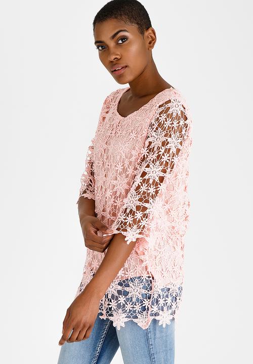 Revenge - Lace 3/4 Sleeve Top Peach