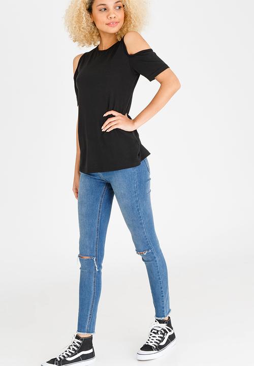 c(inch) - Cold Shoulder T-shirt Black