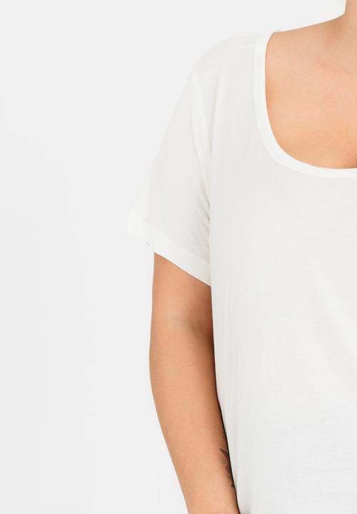 Brave Soul - Perrie Scoop Neck T-shirt Cream