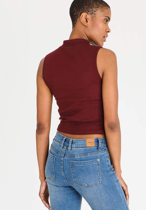 c(inch) - High Neck Ribbed Top Dark Red
