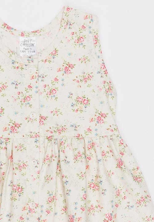 Just chillin - Summer Dress Pale Yellow
