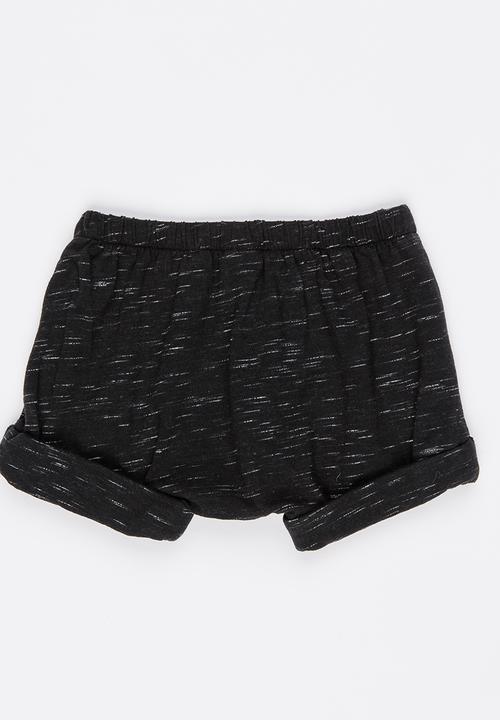Just chillin - Comfy Shorts Black
