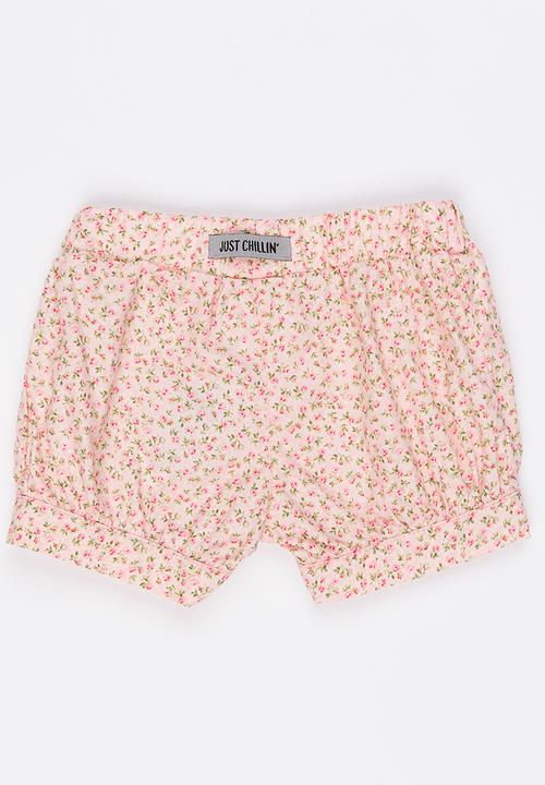 Just chillin - Shorts Floral