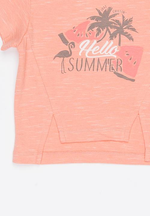 Just chillin - Tee Coral