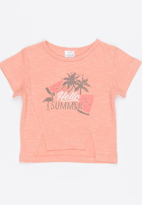 Just chillin - Tee Coral
