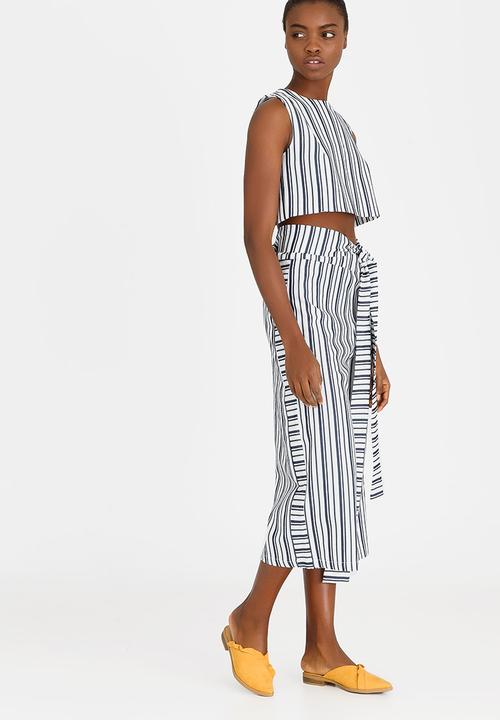 T_niche - Capri Top Navy & White