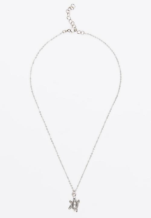 Jewels and Lace - Turtle Necklace Silver