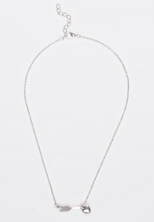 Jewels and Lace - Arrow Heart Necklace Silver