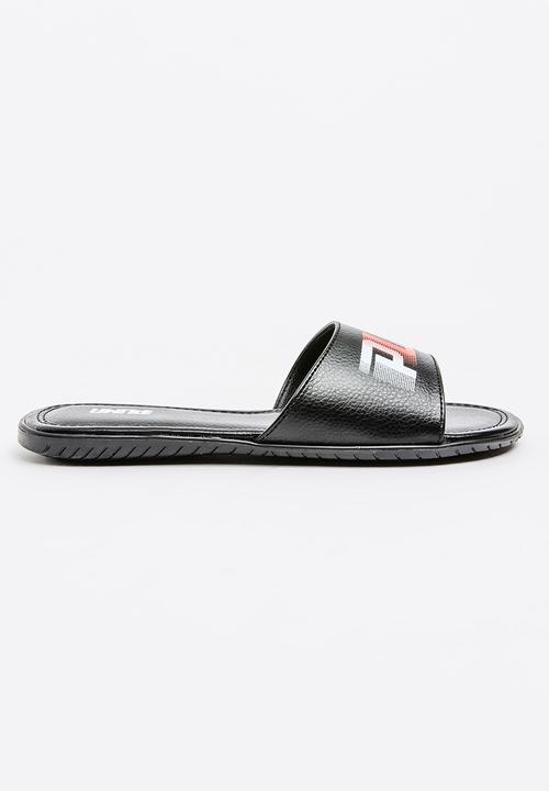 PUMA - Xcelcat Rapid Slide Black