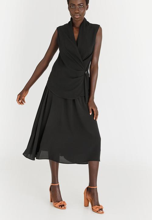 edit - Sleeveless Tie-up Blouse Black
