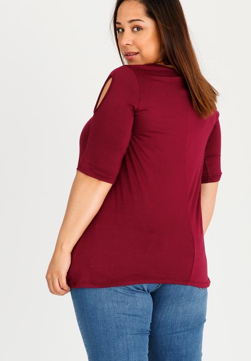 edit Plus - Cold Shoulder T-shirt with 3/4 Sleeves Dark Red