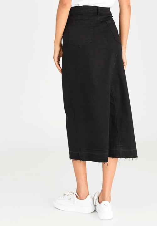 STYLE REPUBLIC - Maxi Denim Skirt with Front Slit Black