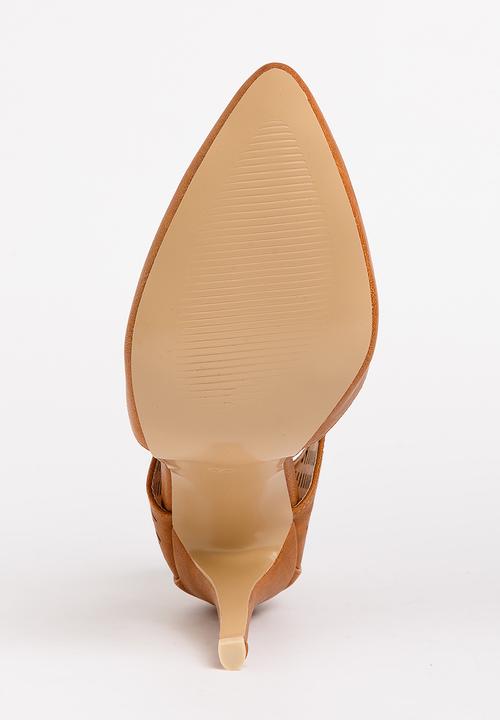 STYLE REPUBLIC - Laser-cut High Heels Camel