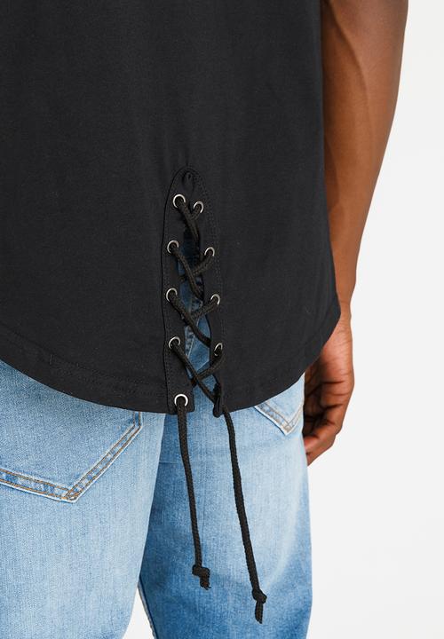 Butan - Aluta Masked Extended Fishtail Tee Black