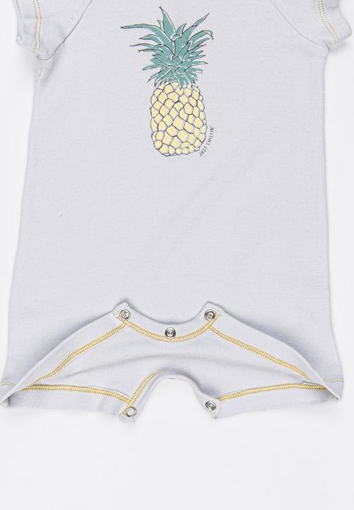 Just chillin - Grower Pale Grey