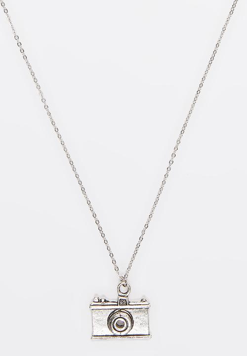 Jewels and Lace - Camera Charm Necklace Silver