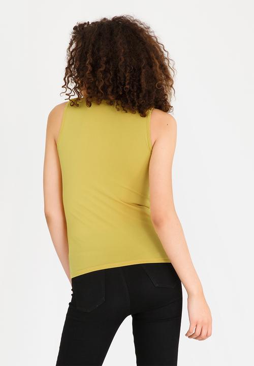 STYLE REPUBLIC - Cross Front Top Yellow