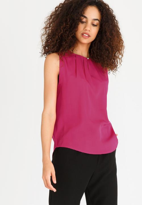 edit - Sleeveless Blouse with Front Pleats Magenta