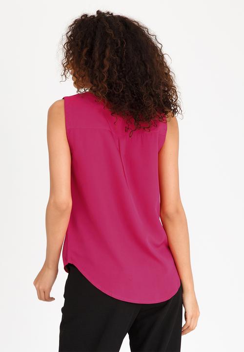 edit - Sleeveless Blouse with Front Pleats Magenta