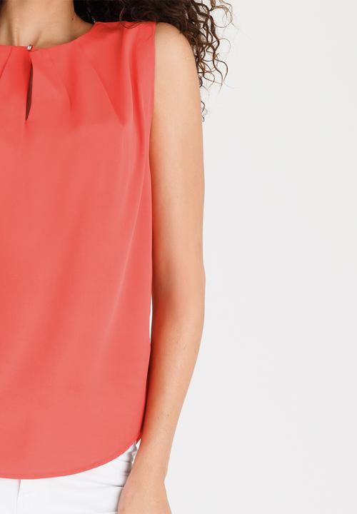 edit - Sleeveless Blouse with Front Pleats Peach