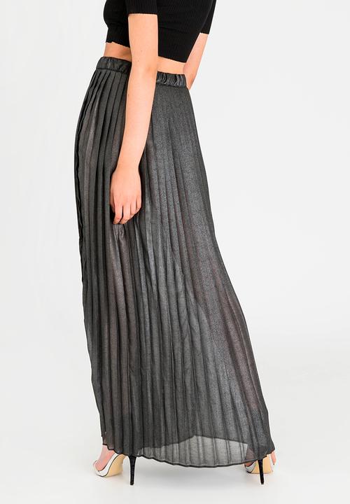 STYLE REPUBLIC - Pleated Maxi Skirt Black