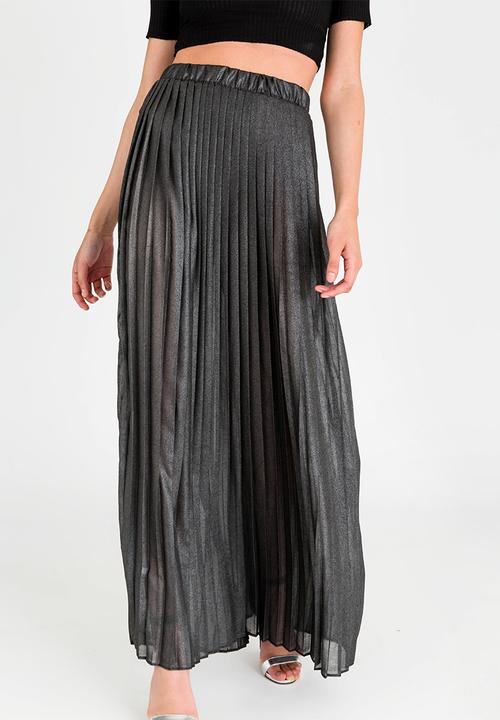 STYLE REPUBLIC - Pleated Maxi Skirt Black
