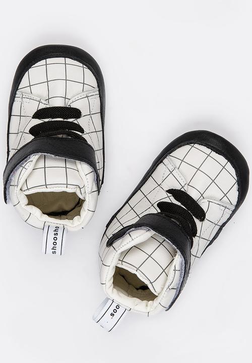 shooshoos - Area 51 High  Top Sneaker Black and White