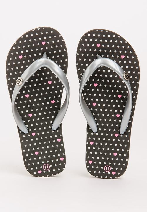 World Tribe - Valentine Flip Flops Black